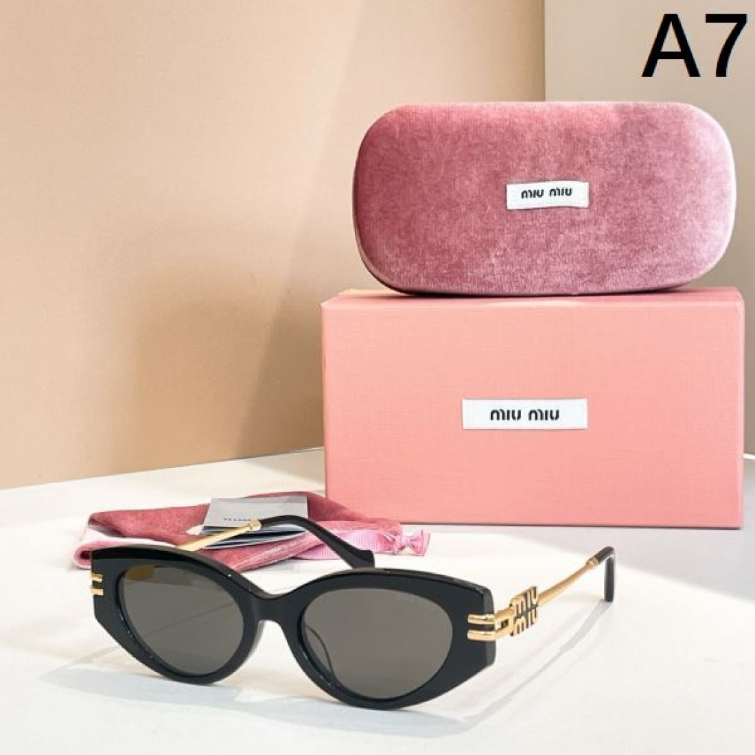 限定コレクション MIU MIU ミュウミュウ コピー サングラス 売り切れ注意
