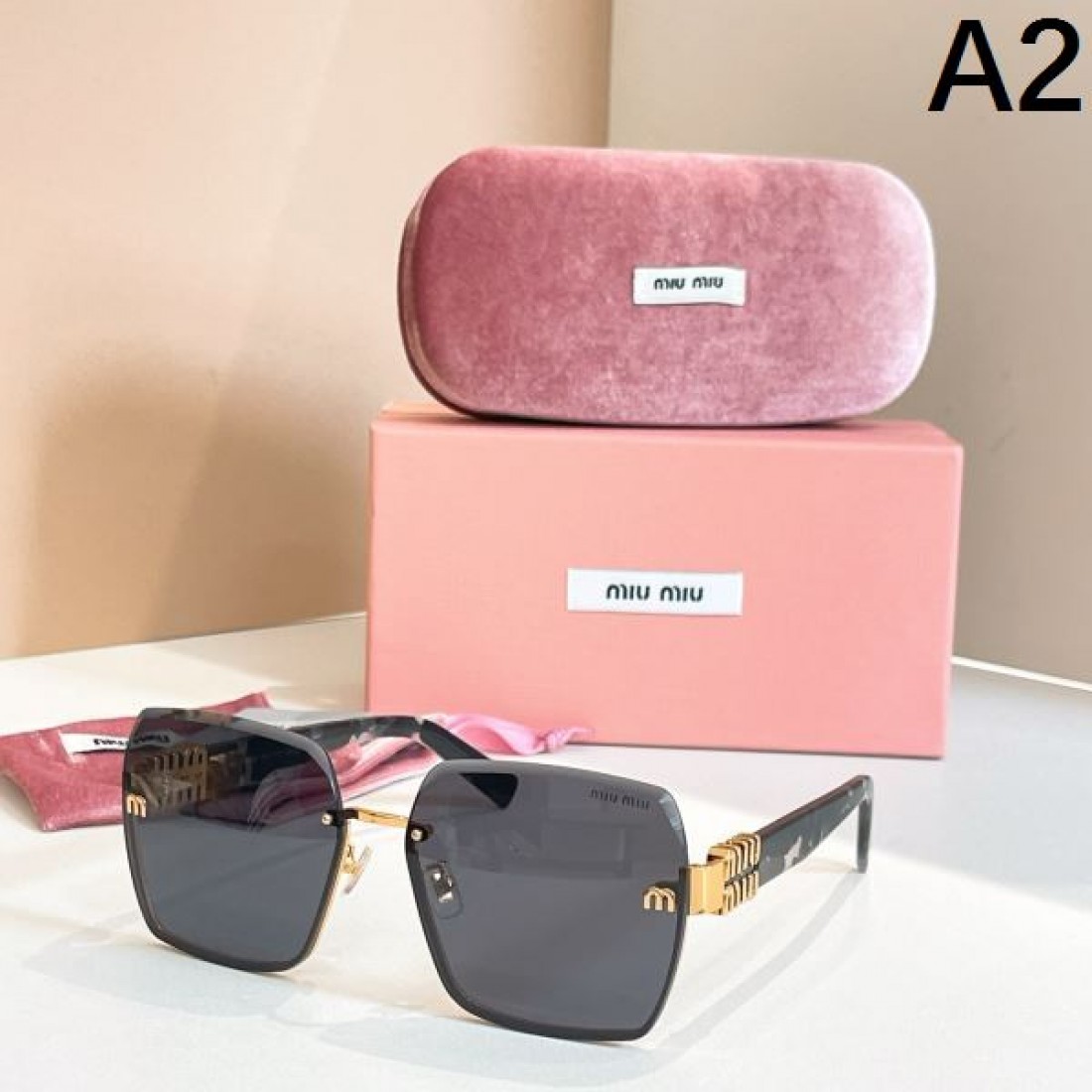 数量限定入荷 MIU MIU ミュウミュウ コピー サングラス 数量限定入荷