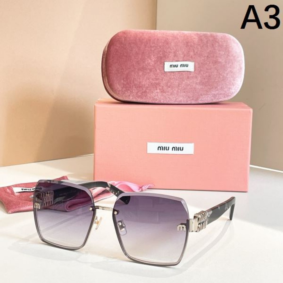 数量限定入荷 MIU MIU ミュウミュウ コピー サングラス 数量限定入荷