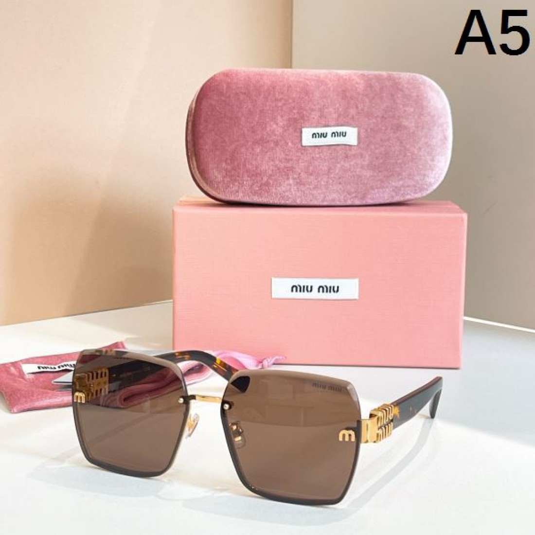 数量限定入荷 MIU MIU ミュウミュウ コピー サングラス 数量限定入荷