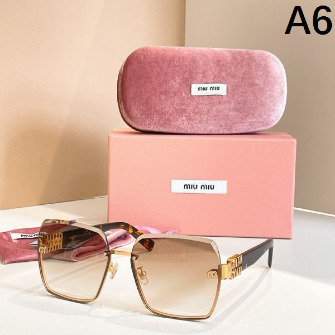 数量限定入荷 MIU MIU ミュウミュウ コピー サングラス 数量限定入荷