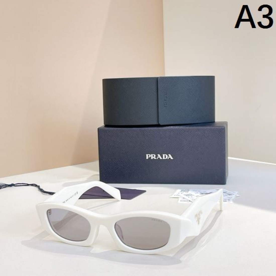 ファッションの最前線 PRADA プラダ コピー サングラス 特別な一着