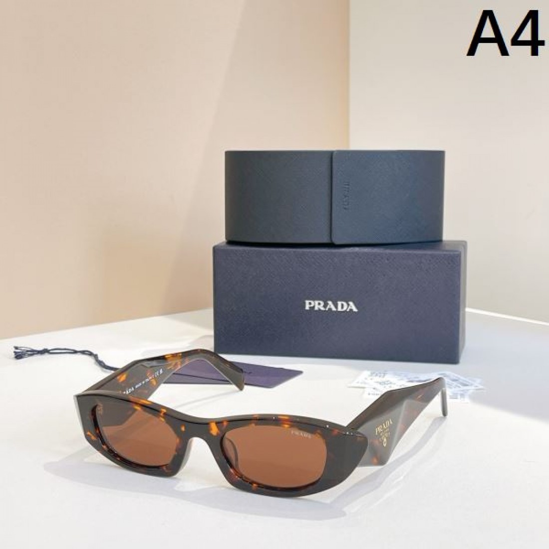 ファッションの最前線 PRADA プラダ コピー サングラス 特別な一着