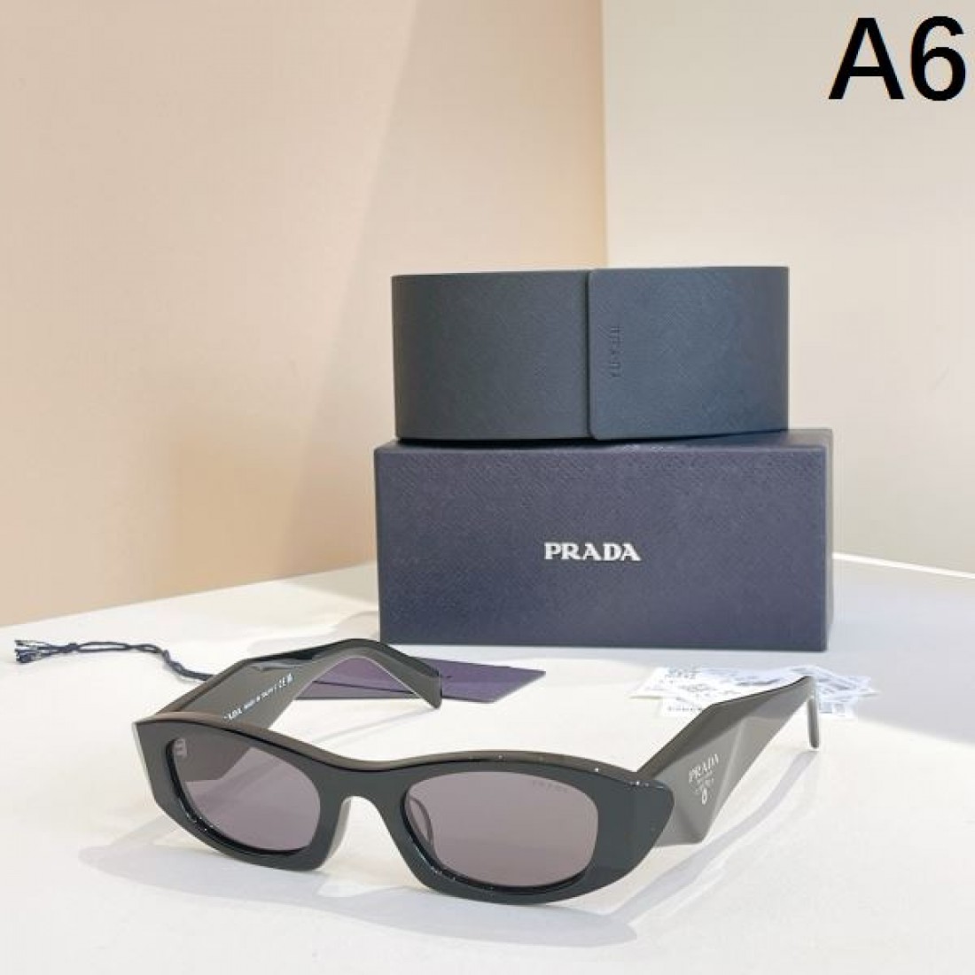 ファッションの最前線 PRADA プラダ コピー サングラス 特別な一着