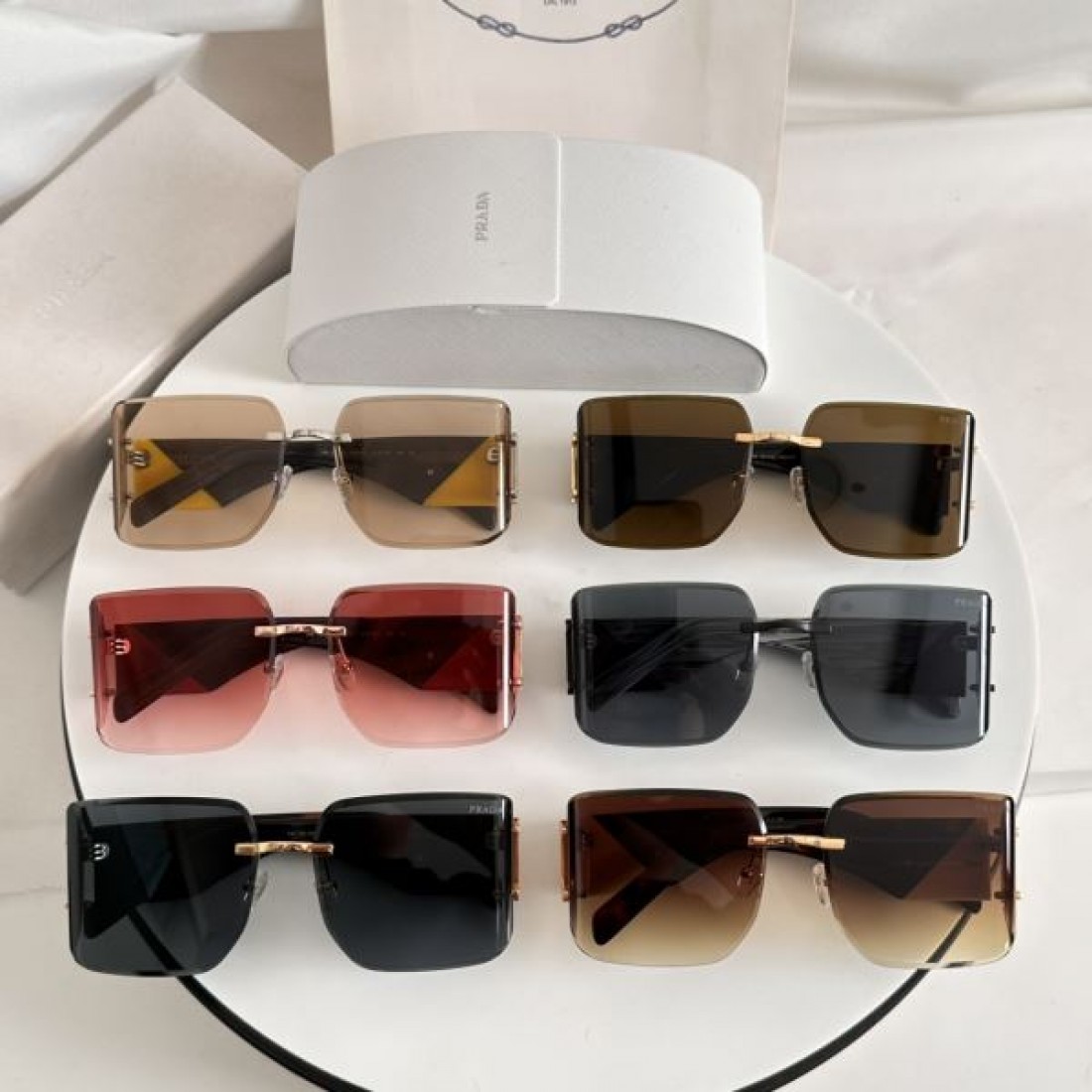 売り切れ間近 PRADA プラダ コピー サングラス 上品で洗練された印象