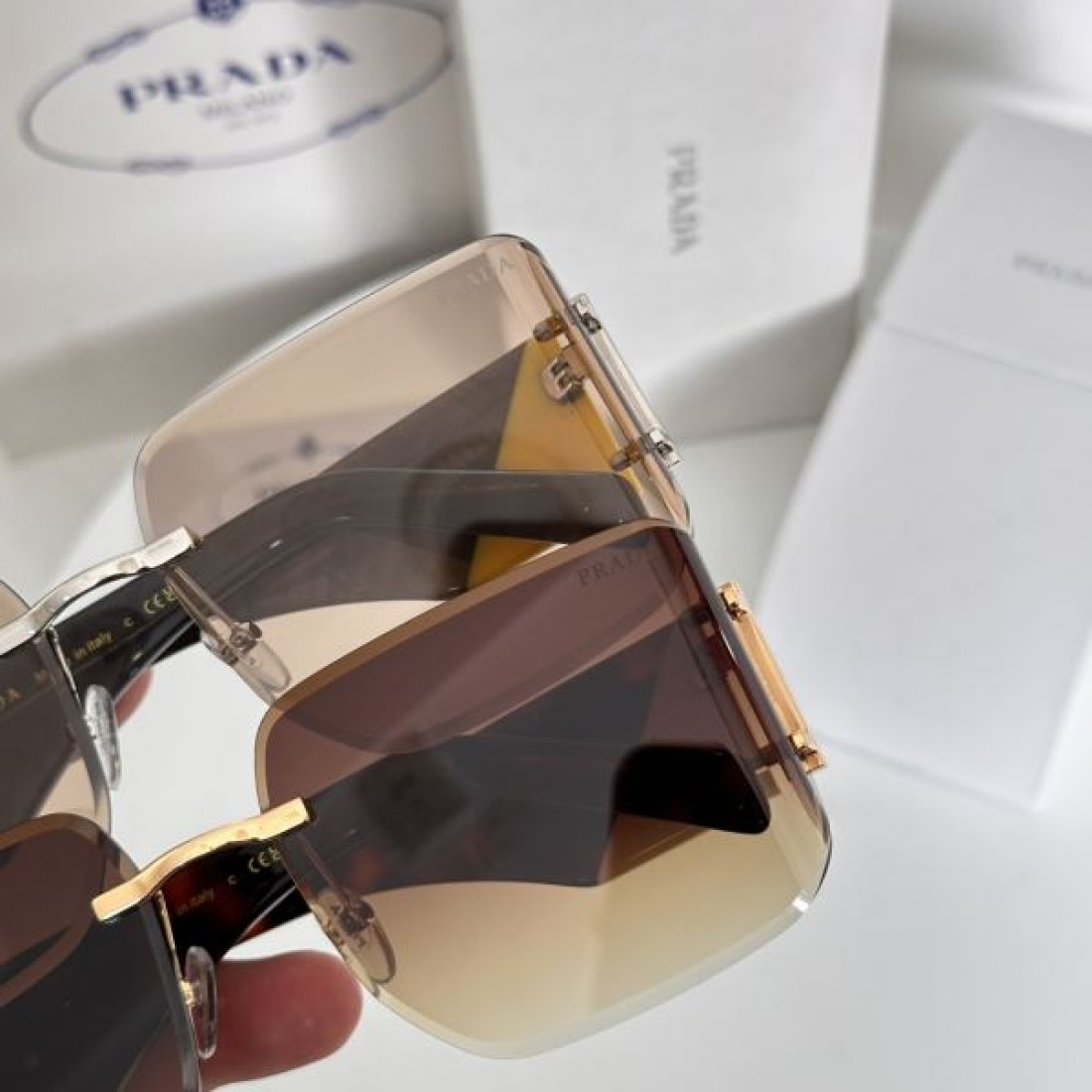 売り切れ間近 PRADA プラダ コピー サングラス 上品で洗練された印象