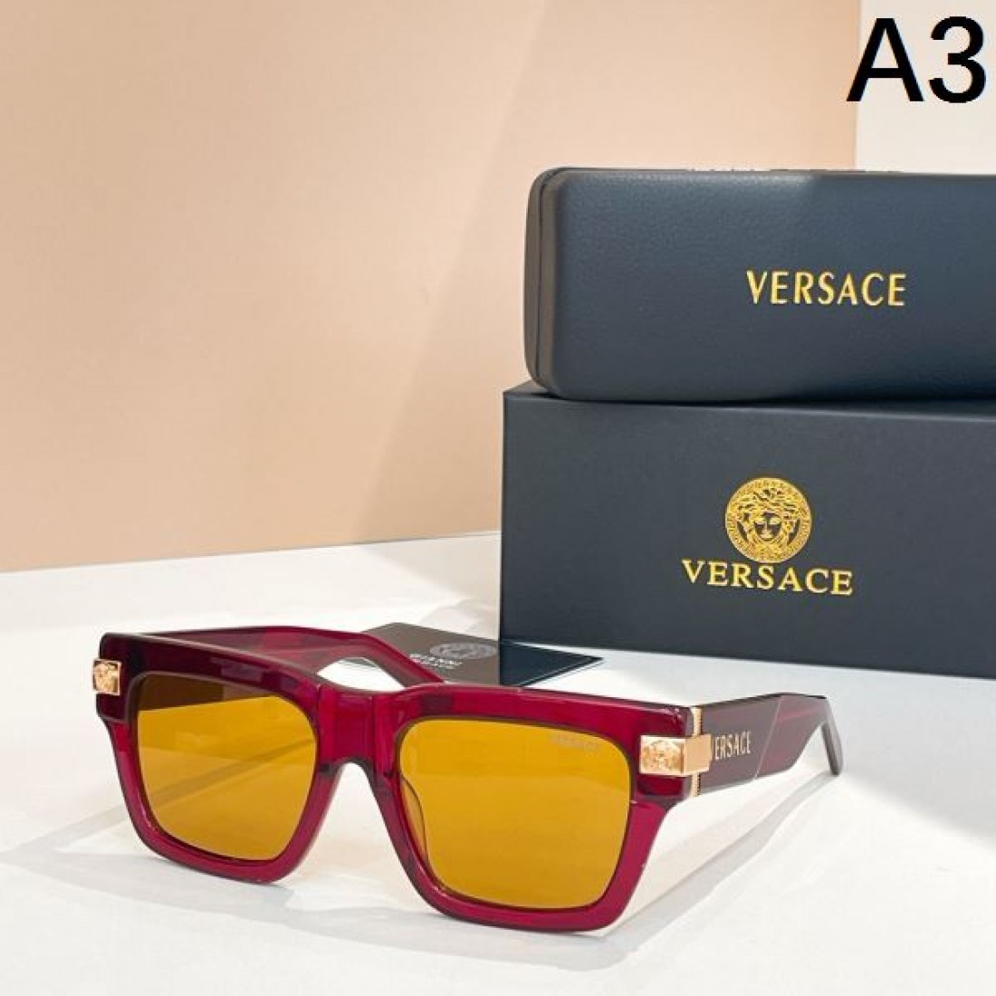 VERSACE ヴェルサーチェ コピー サングラス ゴージャスで官能的な魅力が際立つ