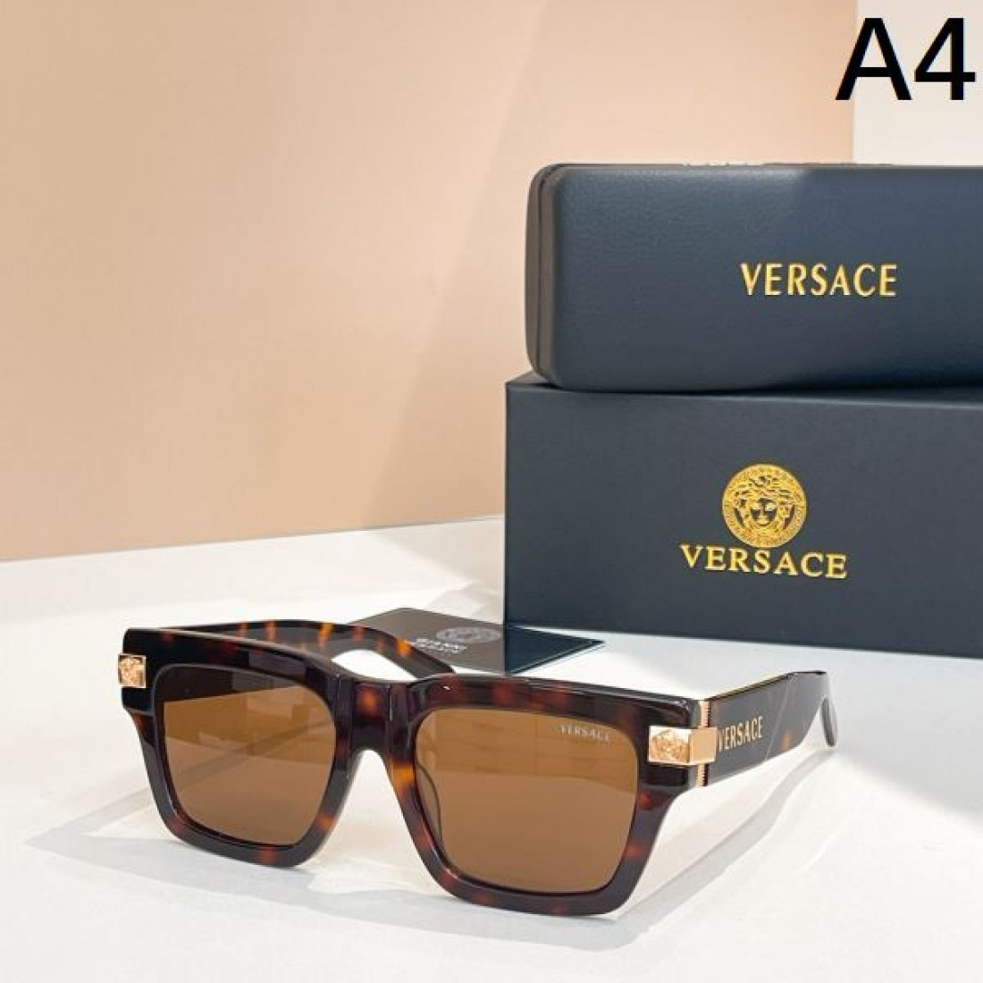 VERSACE ヴェルサーチェ コピー サングラス ゴージャスで官能的な魅力が際立つ