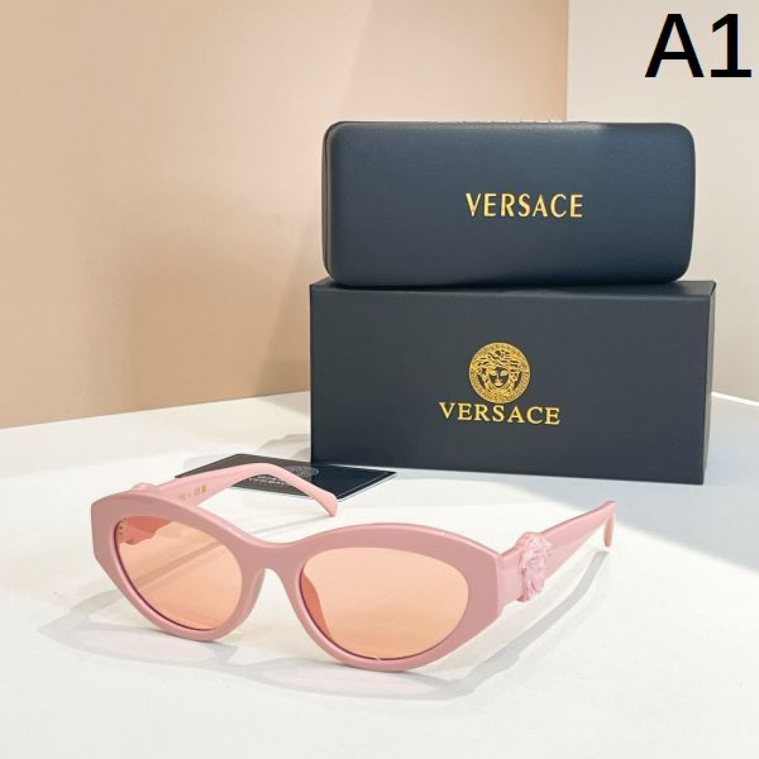 華やかでダイナミックな VERSACE ヴェルサーチェ コピー サングラス