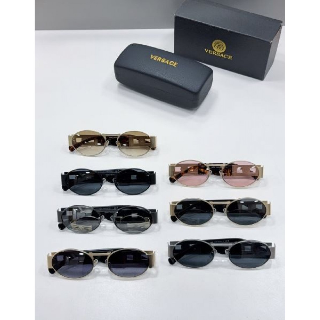洗練美と重厚感が融合した ヴェルサーチェ コピー サングラス VERSACE 