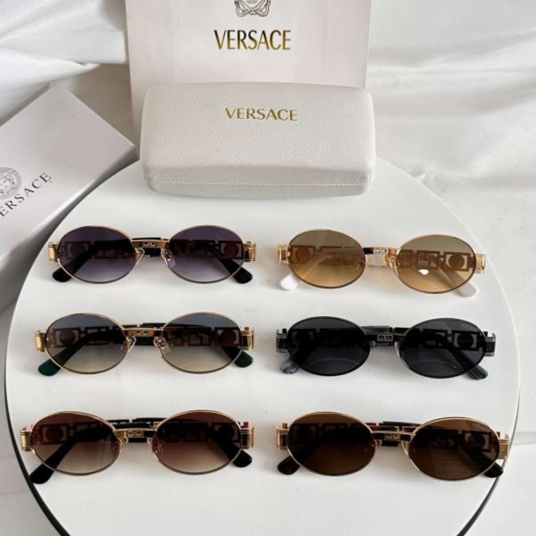 VERSACE 上質で個性的なスタイルを演出する ヴェルサーチェ コピー サングラス