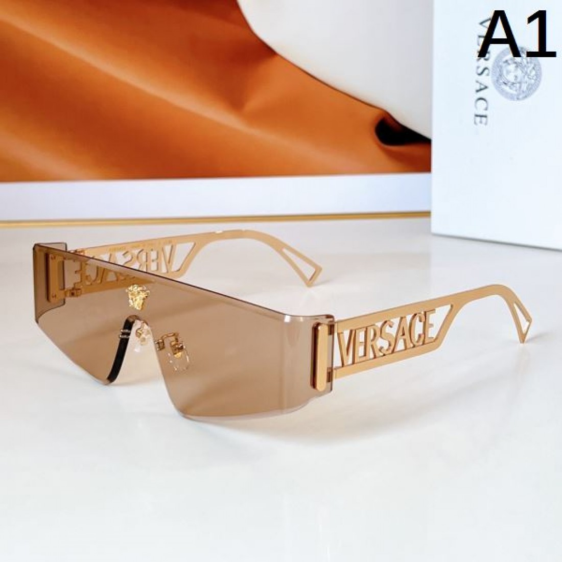 華麗 存在感のある VERSACE ヴェルサーチェ コピー サングラス
