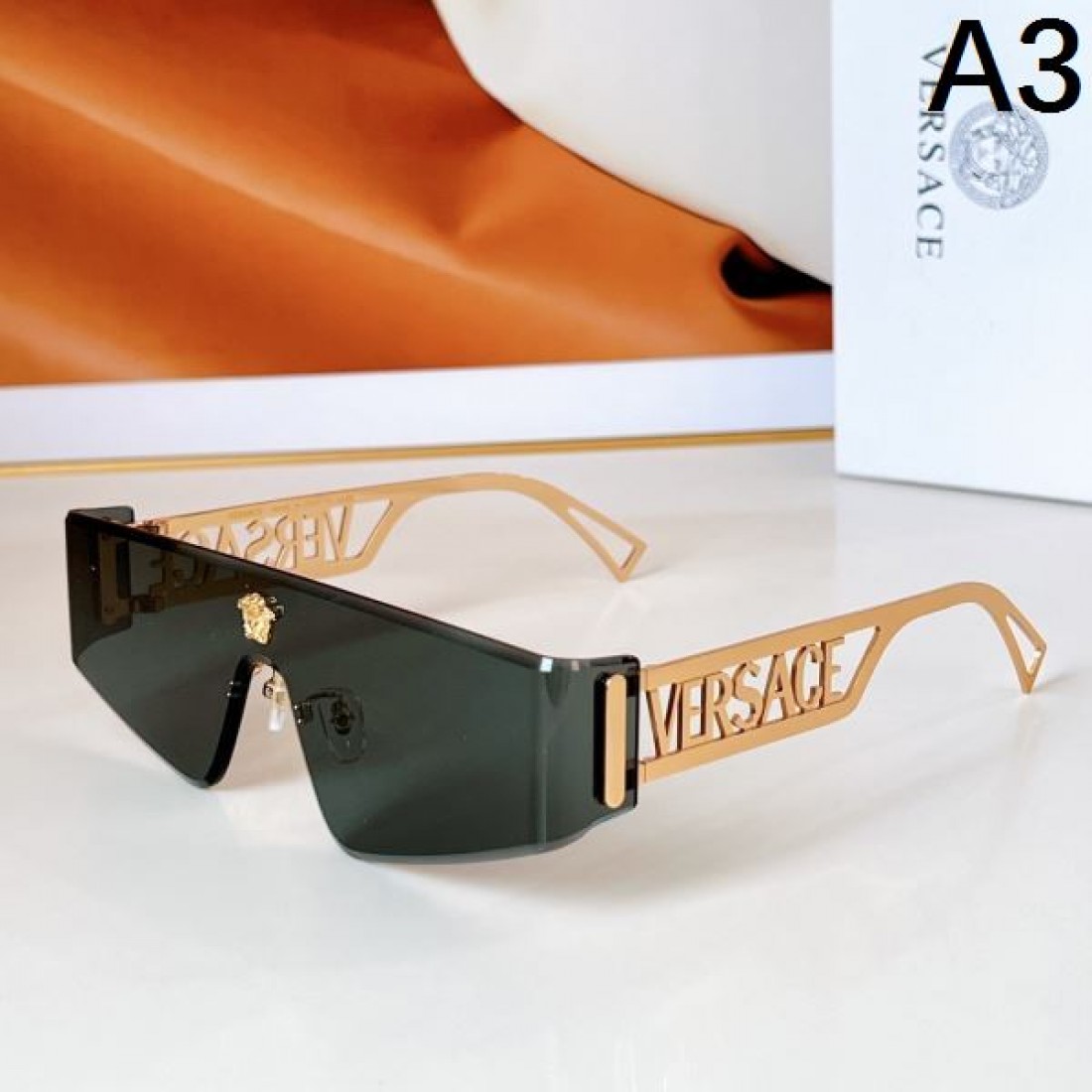 華麗 存在感のある VERSACE ヴェルサーチェ コピー サングラス 
