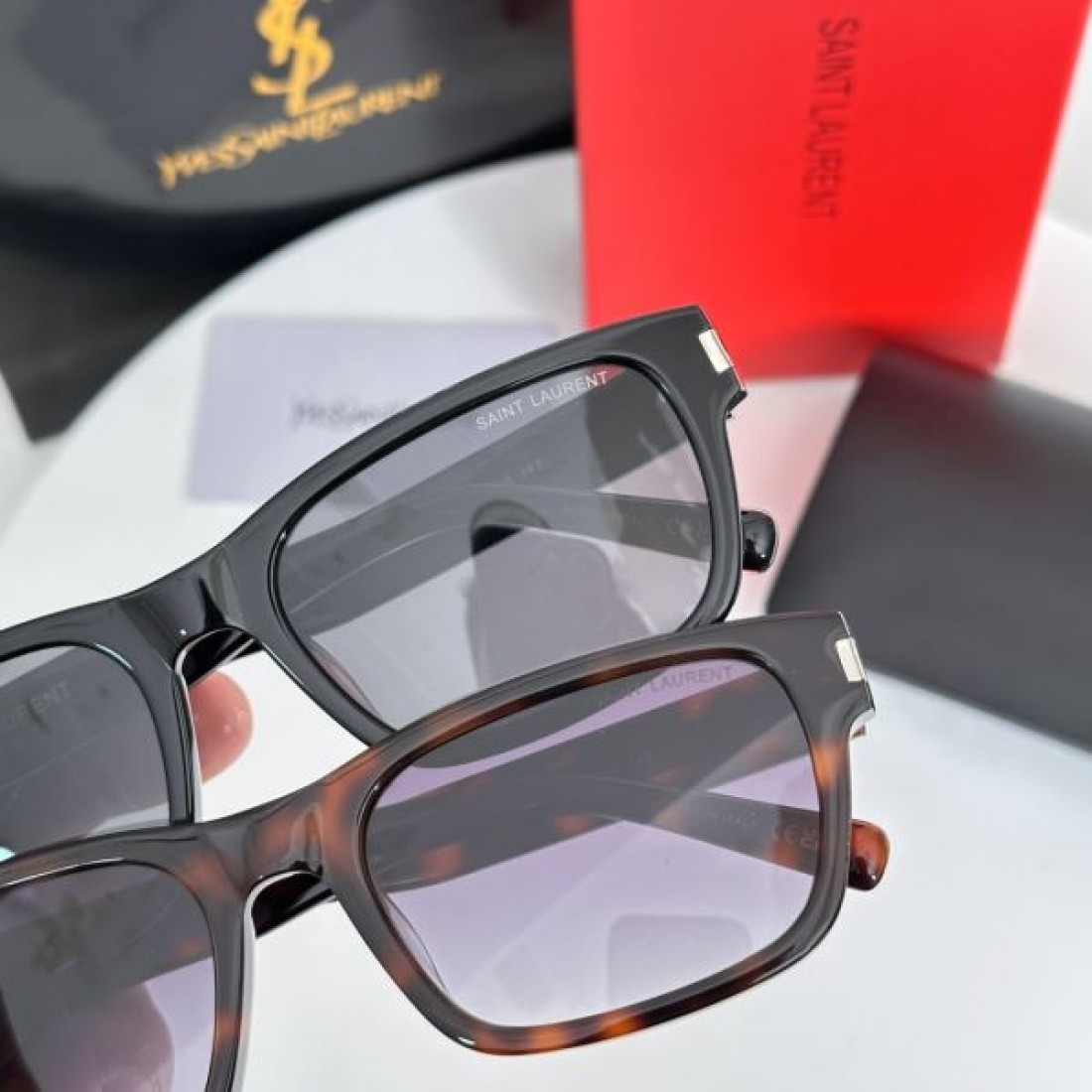  YSL スタイリッシュ 現代的な イヴ サンローラン スーパーコピー サングラス