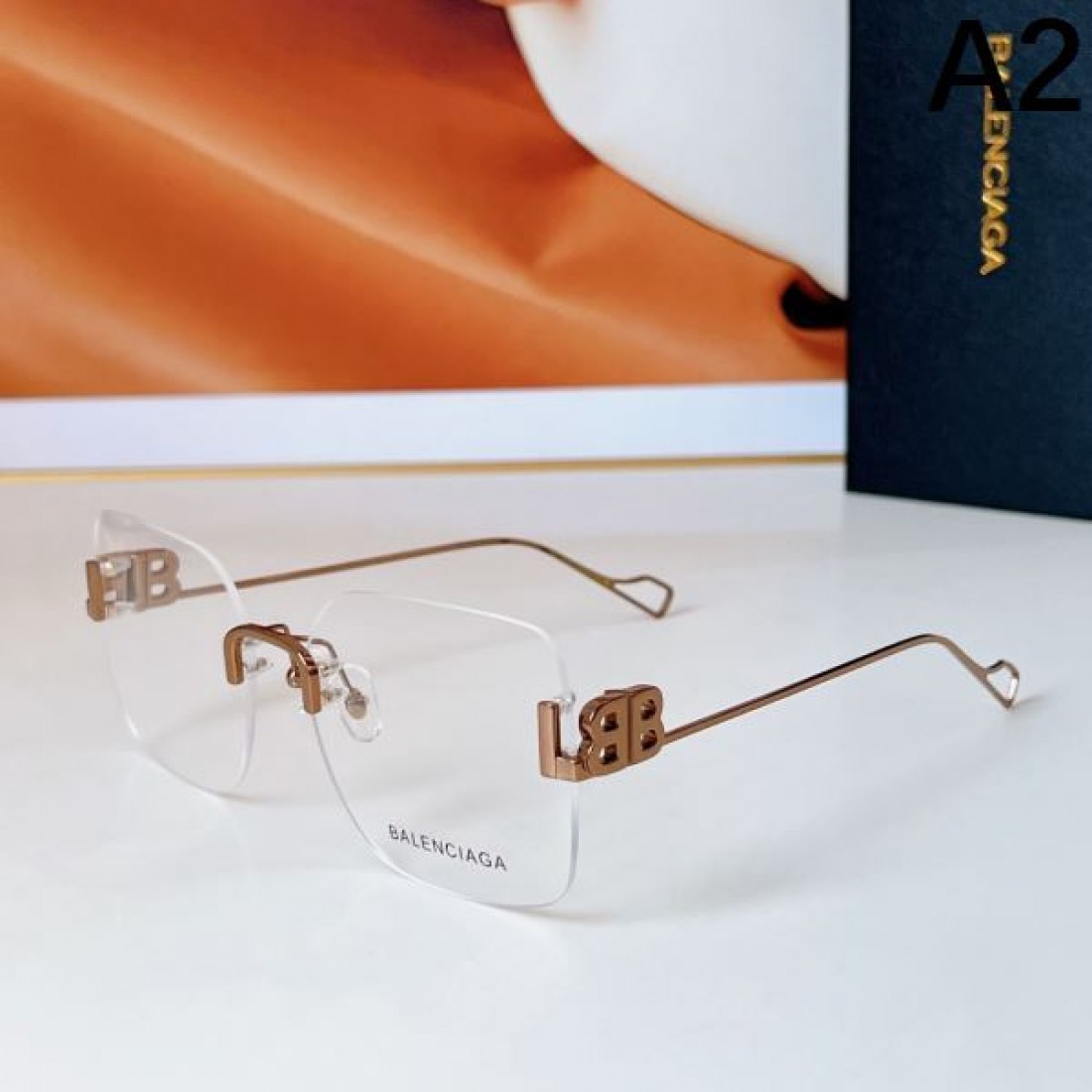 上品 透明感あふれる BALENCIAGA バレンシアガ スーパーコピー 透明サングラス 