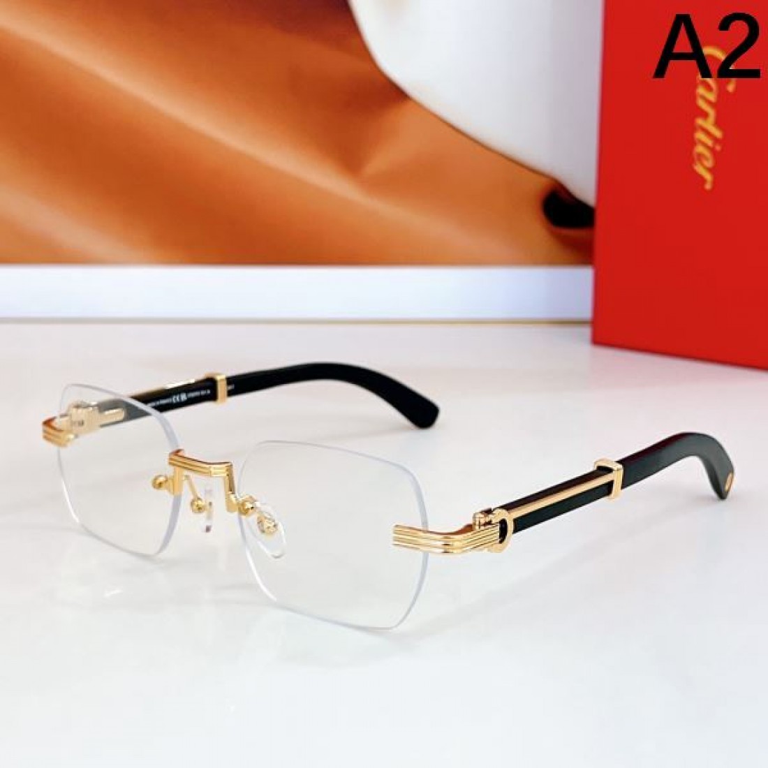 輝きを放つ カルティエ コピー 透明サングラス CARTIER 贅沢な