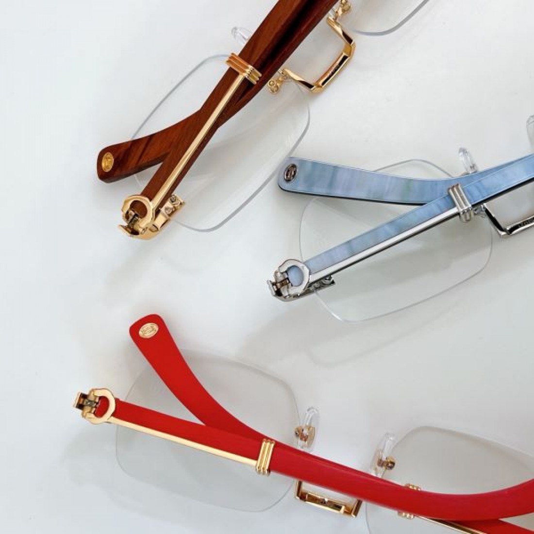 輝きを放つ カルティエ コピー 透明サングラス CARTIER 贅沢な