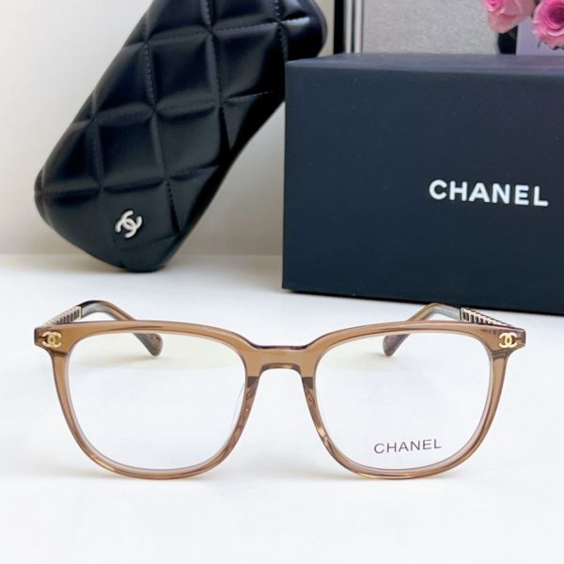 CHANEL シャネル コピー 透明サングラス 鮮やか 立体感のある 