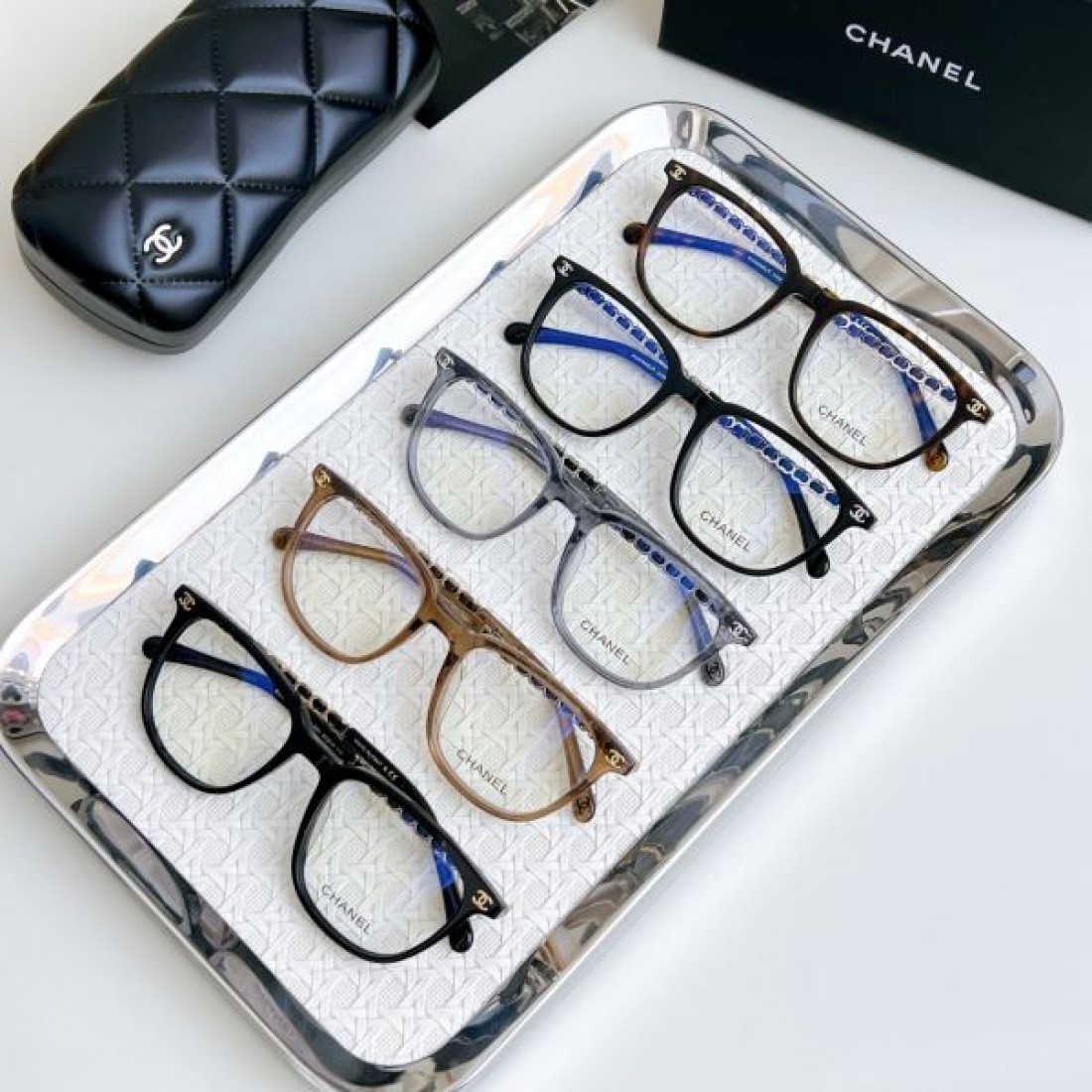 CHANEL シャネル コピー 透明サングラス 鮮やか 立体感のある 