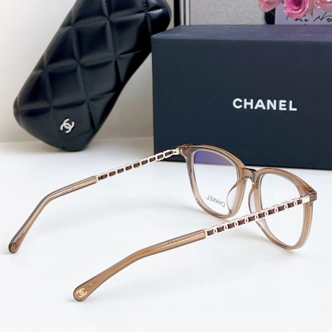 CHANEL シャネル コピー 透明サングラス 鮮やか 立体感のある 