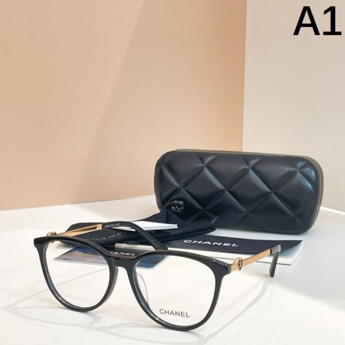 CHANEL シャネル コピー 透明サングラス ラグジュアリーな印象