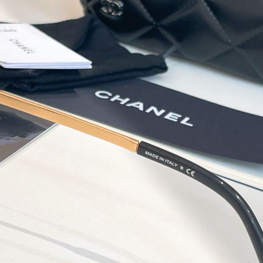 CHANEL シャネル コピー 透明サングラス ラグジュアリーな印象