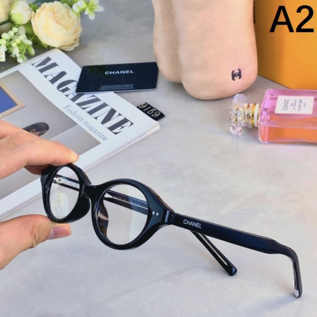 シャネル コピー 透明サングラス CHANEL 洒脱で精緻なディテールが魅力