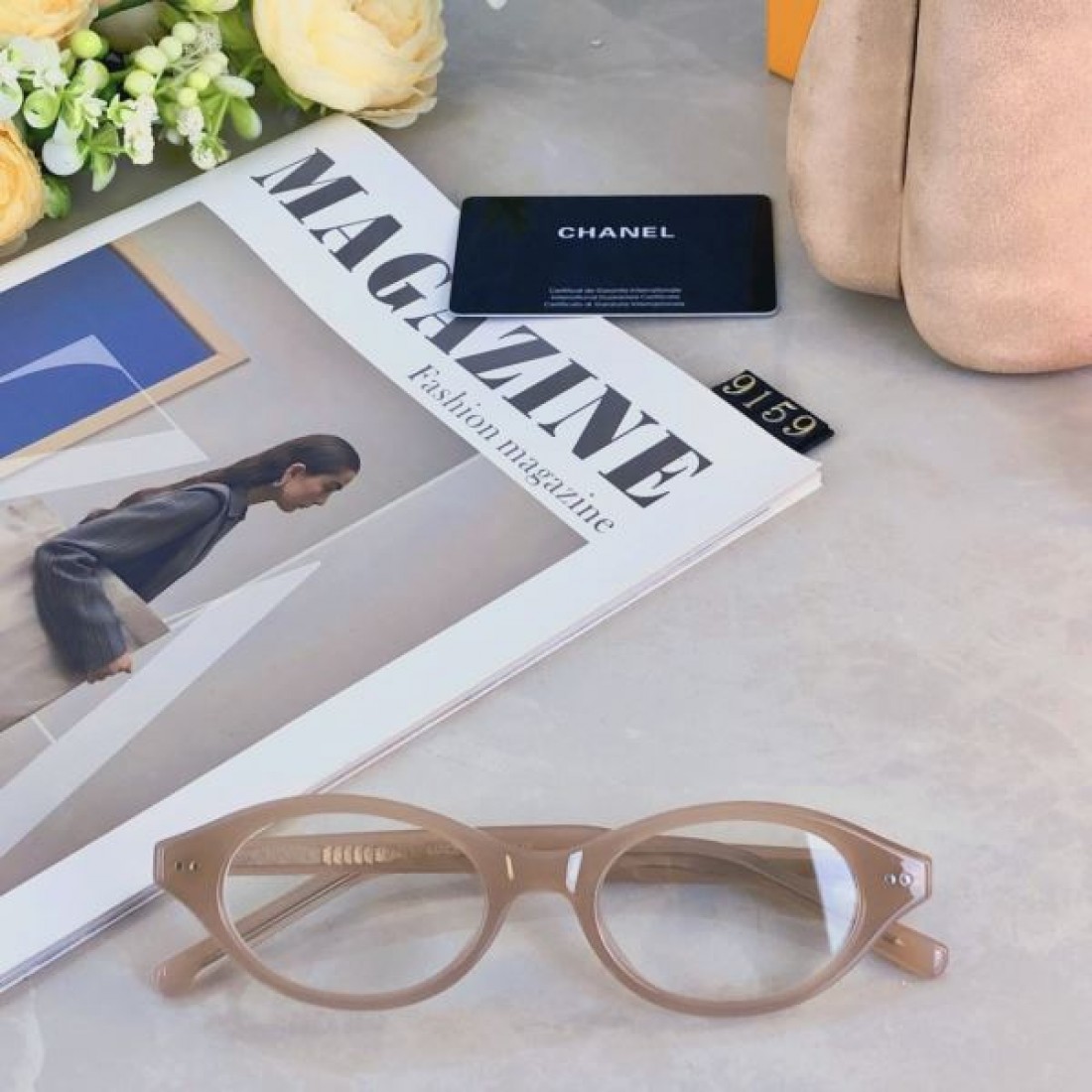 シャネル コピー 透明サングラス CHANEL 洒脱で精緻なディテールが魅力