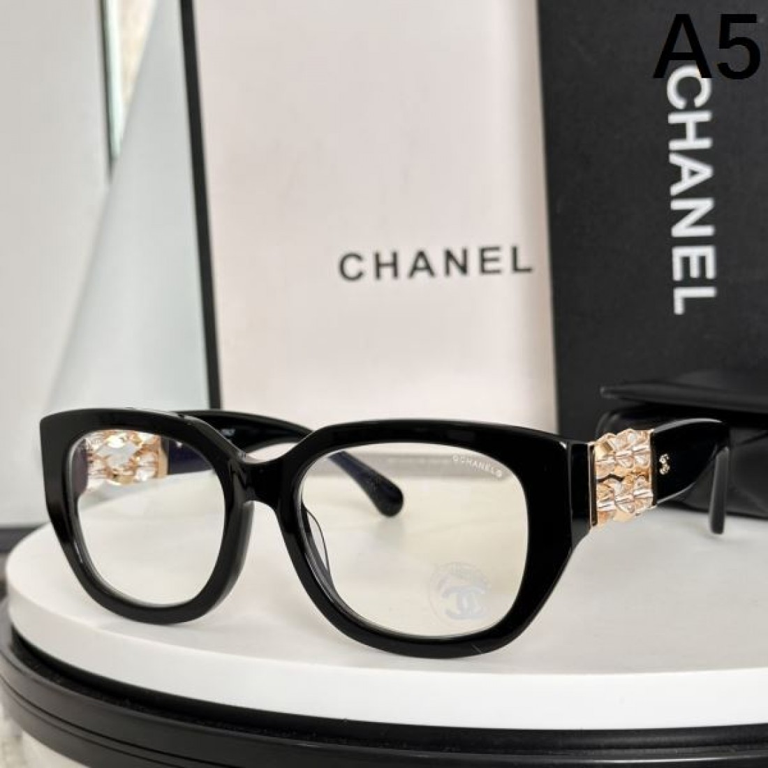 ダイナミックな CHANEL エッセンス香る シャネル コピー 透明サングラス