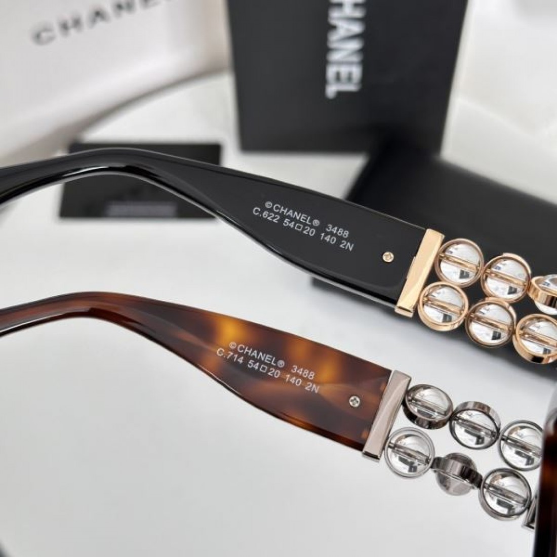 ダイナミックな CHANEL エッセンス香る シャネル コピー 透明サングラス