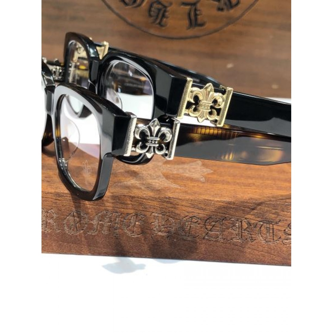 CHROME HEARTS 斬新 モダンな魅力 クロムハーツ コピー 透明サングラス