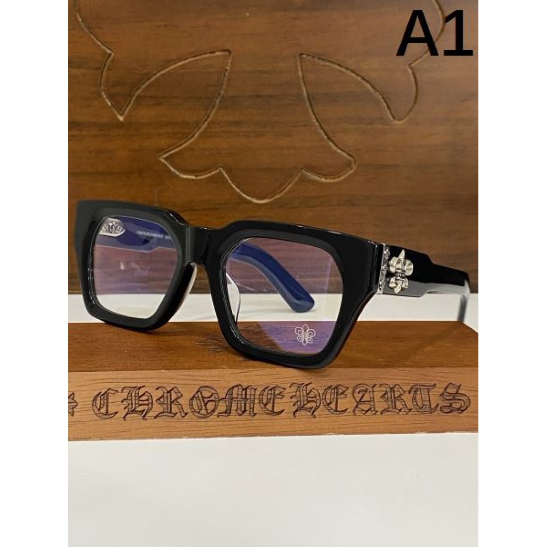 端正で力強い クロムハーツ コピー 透明サングラス CHROME HEARTS スタイル