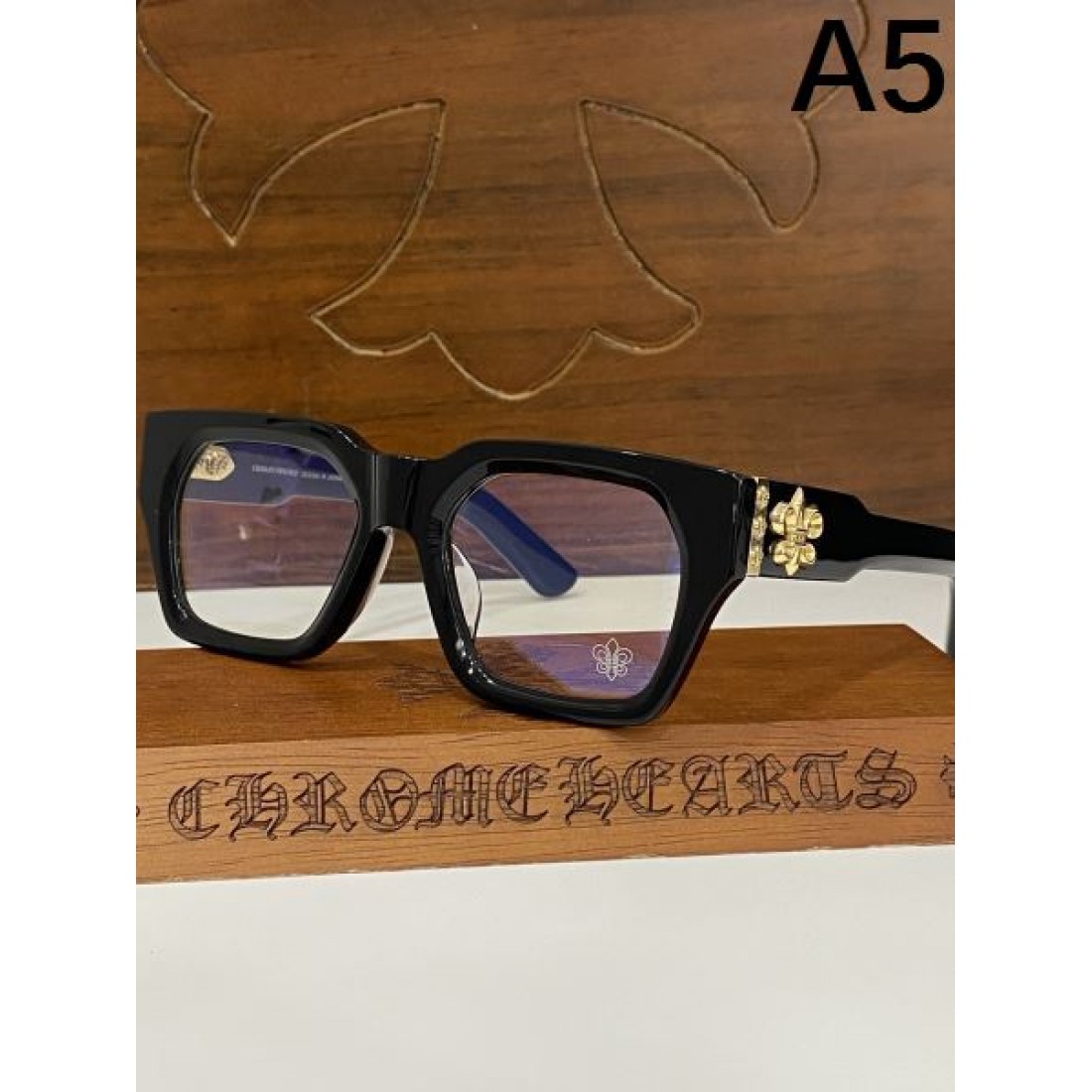 端正で力強い クロムハーツ コピー 透明サングラス CHROME HEARTS スタイル