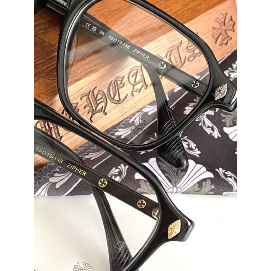鮮烈 ダイナミックな CHROME HEARTS クロムハーツ コピー 透明サングラス 