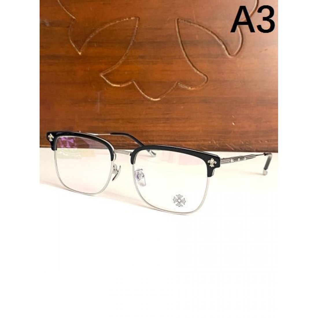 洗練された都会的な CHROME HEARTS クロムハーツ コピー 透明サングラス