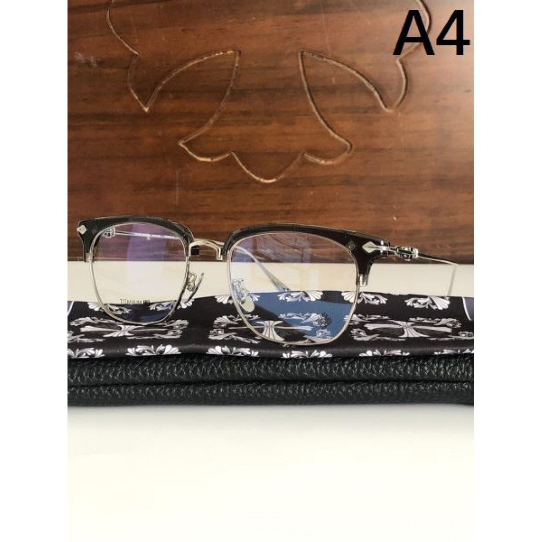 機能的な 存在感抜群の クロムハーツ コピー 透明サングラス CHROME HEARTS