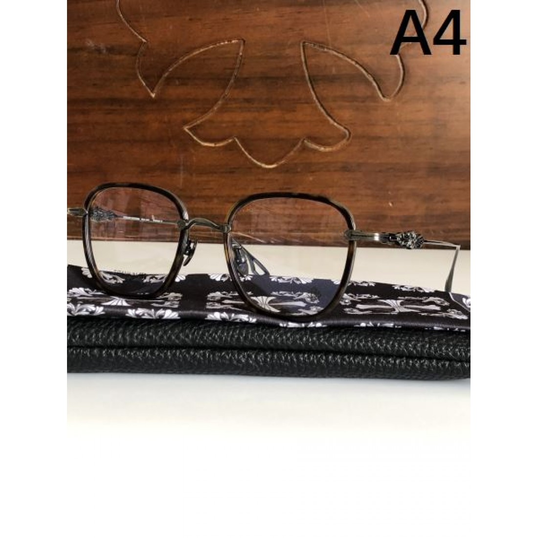 クロムハーツ コピー 透明サングラス CHROME HEARTS モード 個性的な印象に