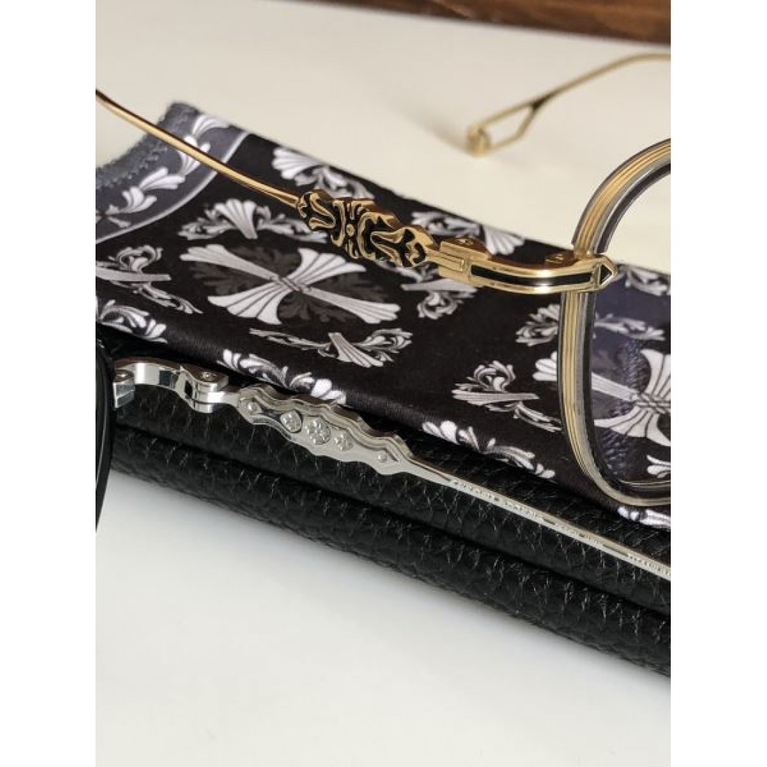 クロムハーツ コピー 透明サングラス CHROME HEARTS モード 個性的な印象に