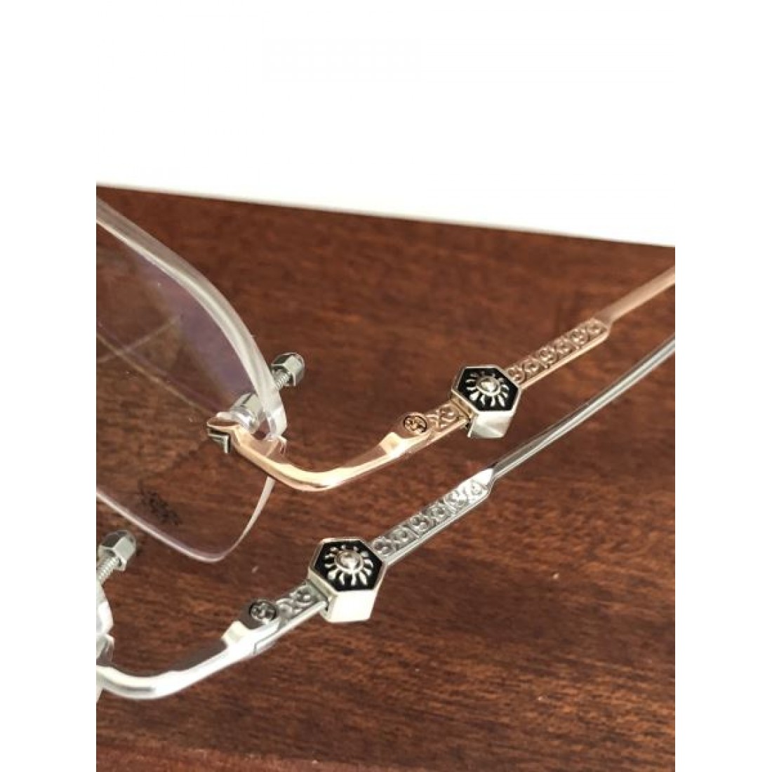 大胆でスタイリッシュな CHROME HEARTS クロムハーツ コピー 透明サングラス