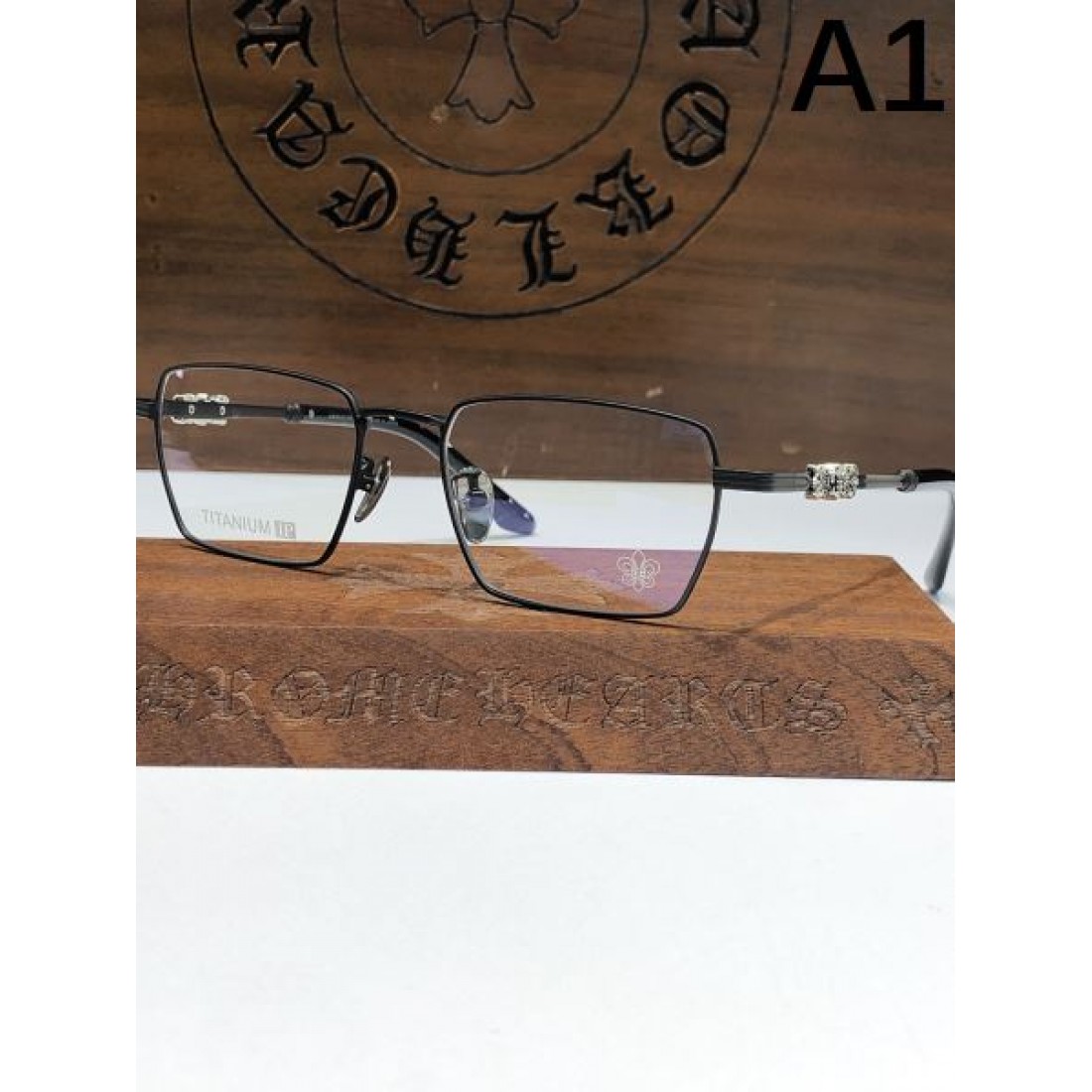 CHROME HEARTS 鮮烈 エッジィな クロムハーツ コピー 透明サングラス
