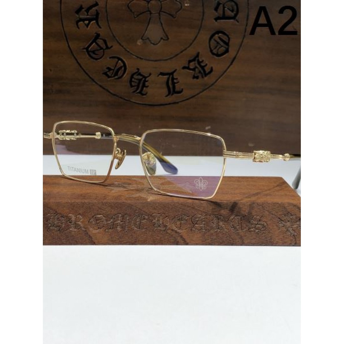 CHROME HEARTS 鮮烈 エッジィな クロムハーツ コピー 透明サングラス