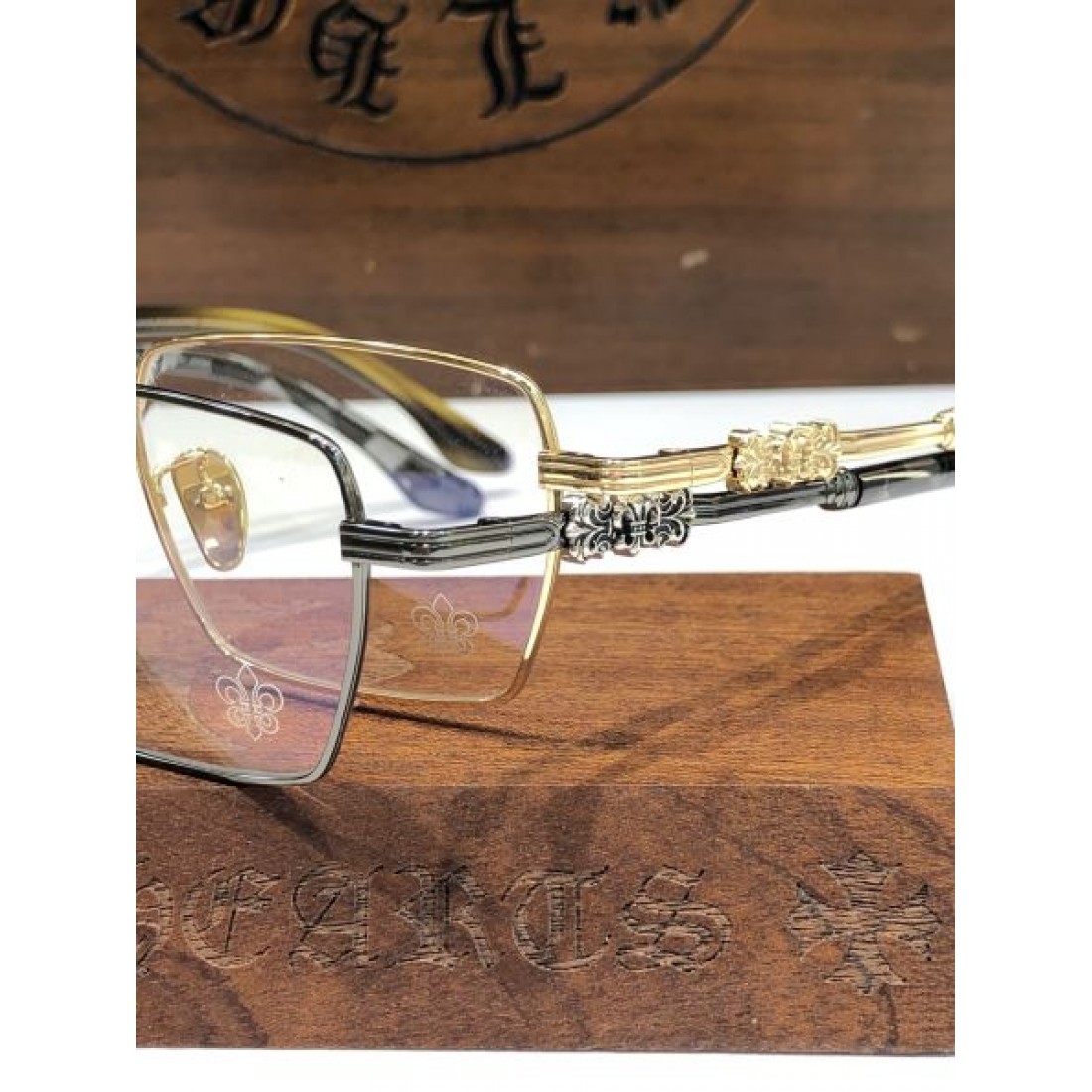 CHROME HEARTS 鮮烈 エッジィな クロムハーツ コピー 透明サングラス