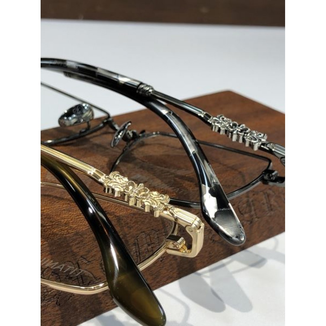 CHROME HEARTS 鮮烈 エッジィな クロムハーツ コピー 透明サングラス