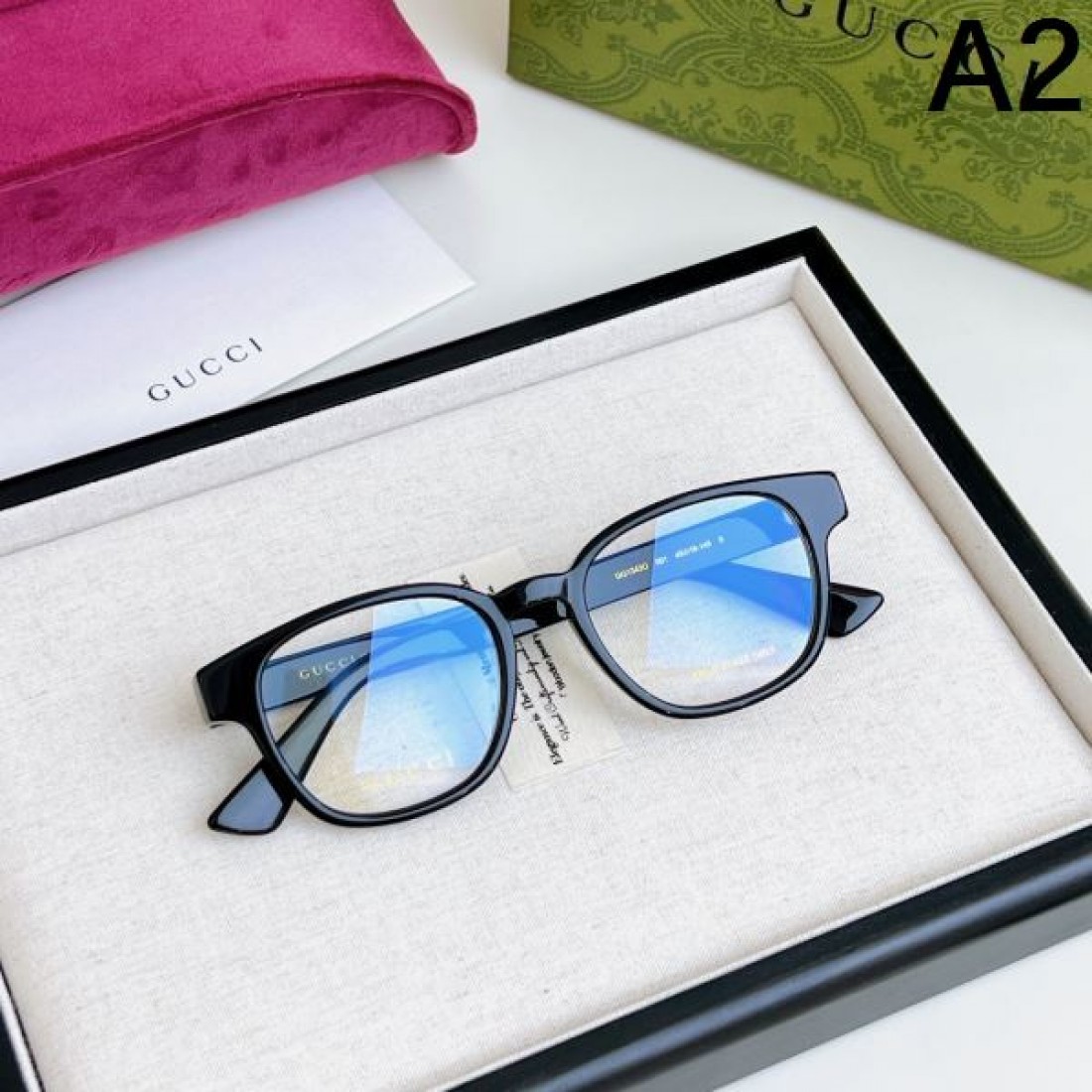  エッジィで魅力的な GUCCI グッチ コピー 透明サングラス 軽やかな