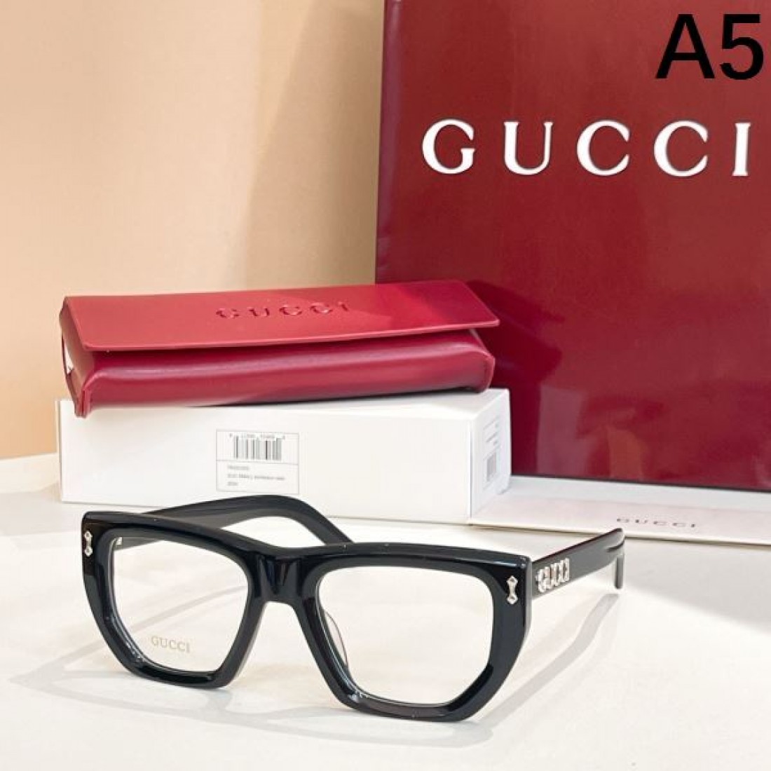 GUCCI グッチ コピー 透明サングラス ラグジュアリーで斬新なデザイン