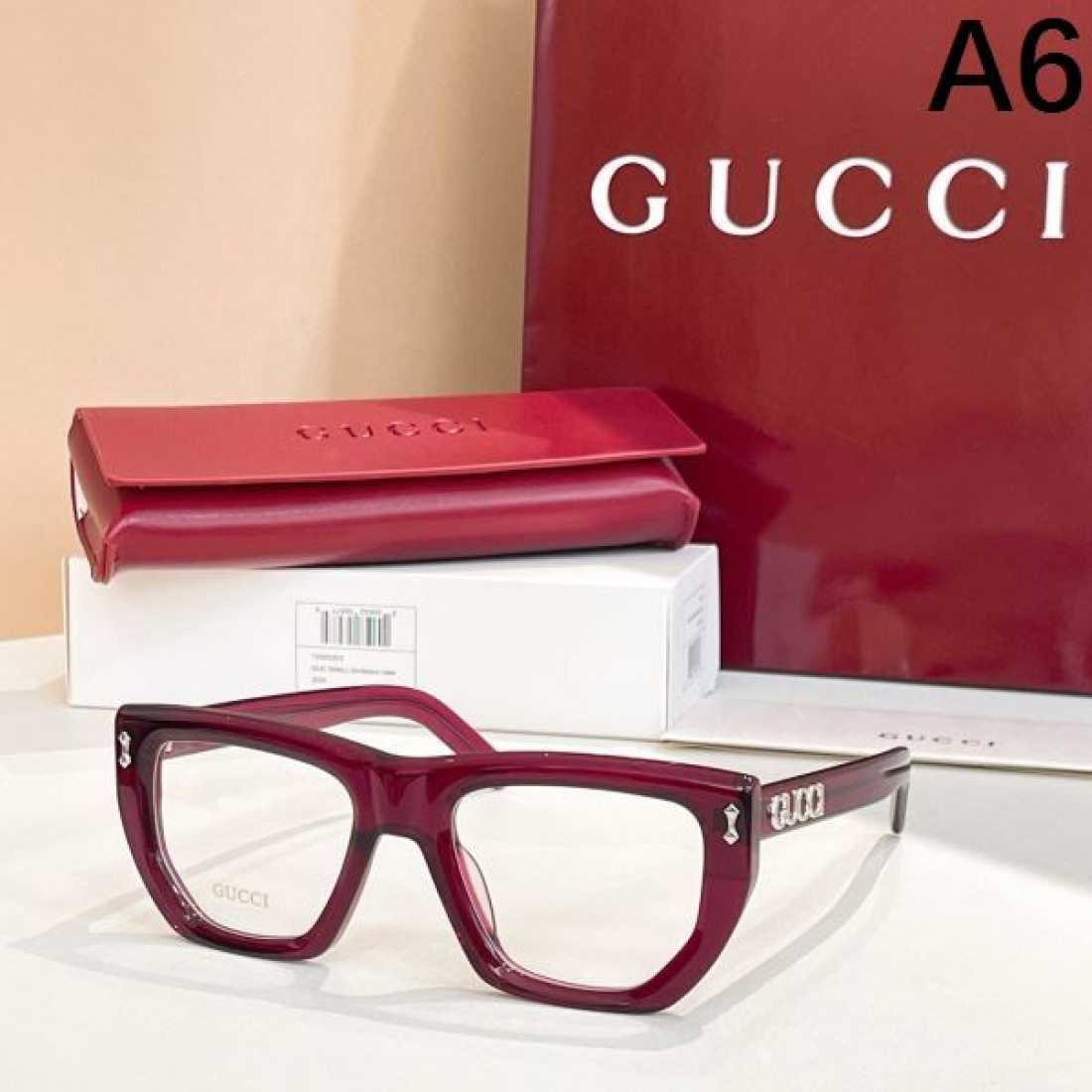 GUCCI グッチ コピー 透明サングラス ラグジュアリーで斬新なデザイン