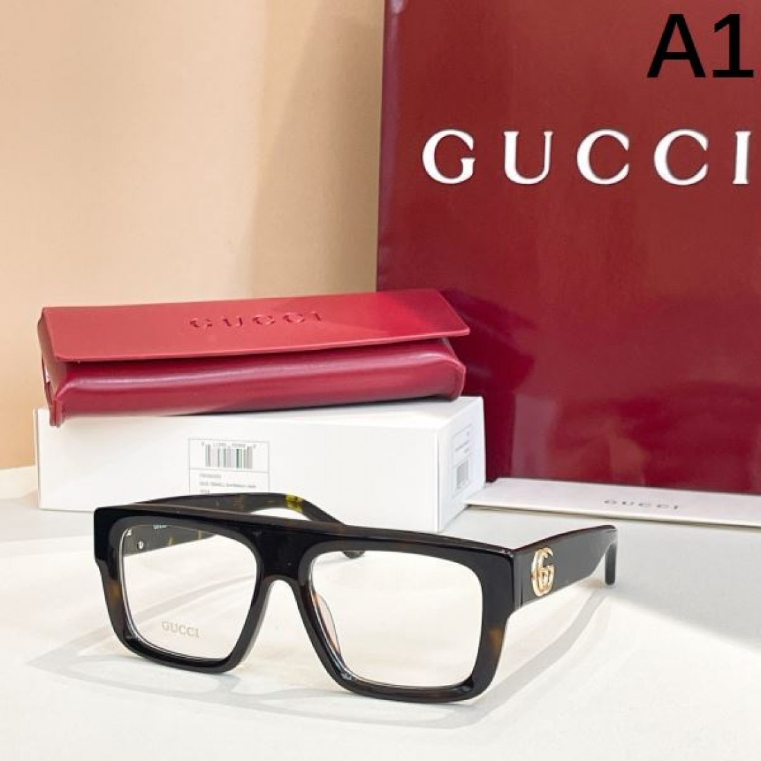 グッチ コピー 透明サングラス GUCCI 個性際立つシックなスタイル