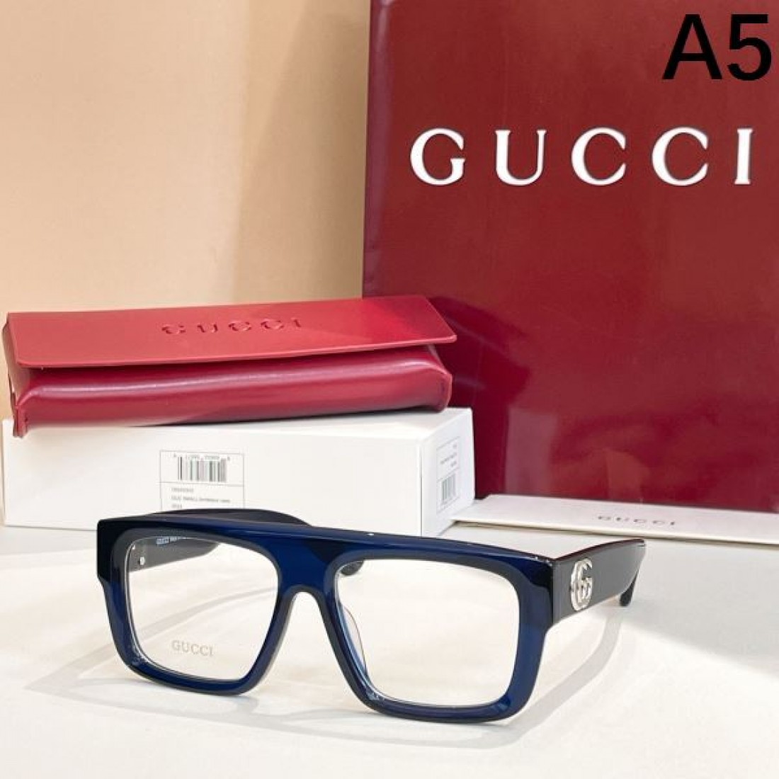 グッチ コピー 透明サングラス GUCCI 個性際立つシックなスタイル