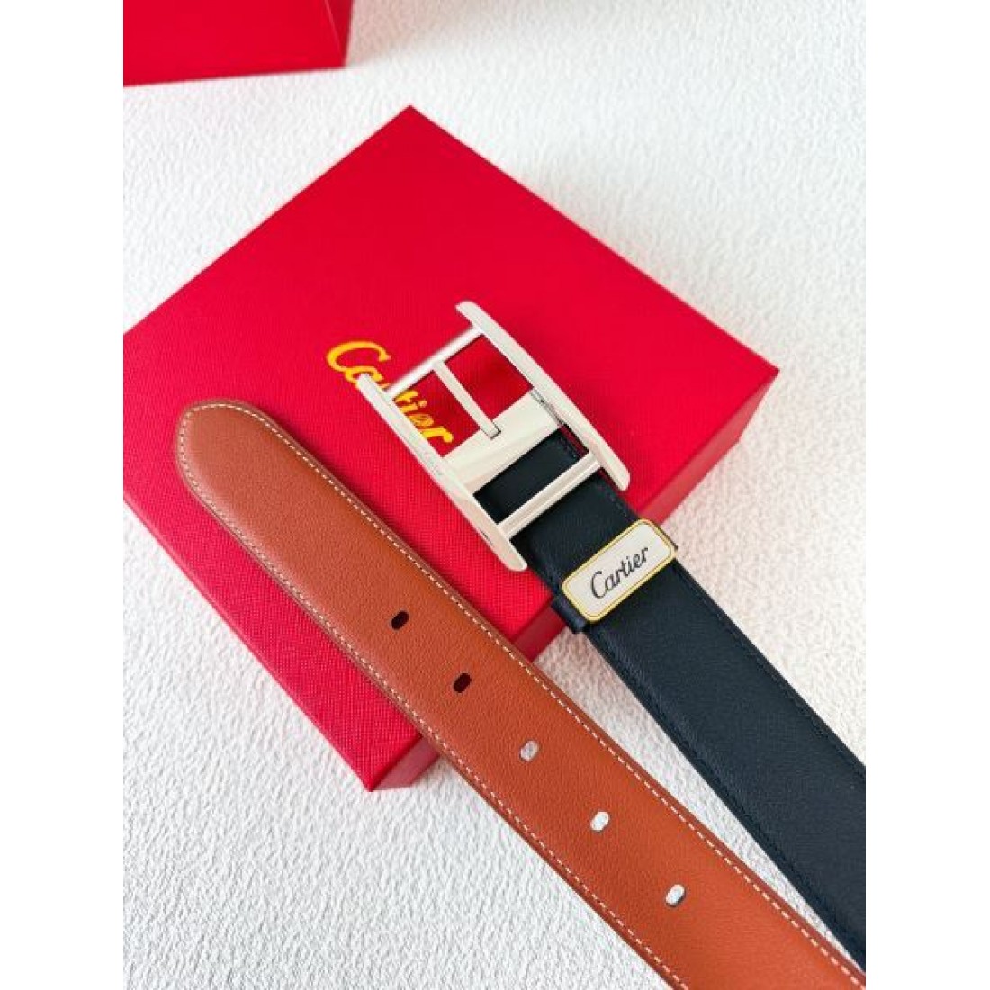  CARTIER カルティエ　スーパーコピー ベルト 卓越したクラフト 輝き