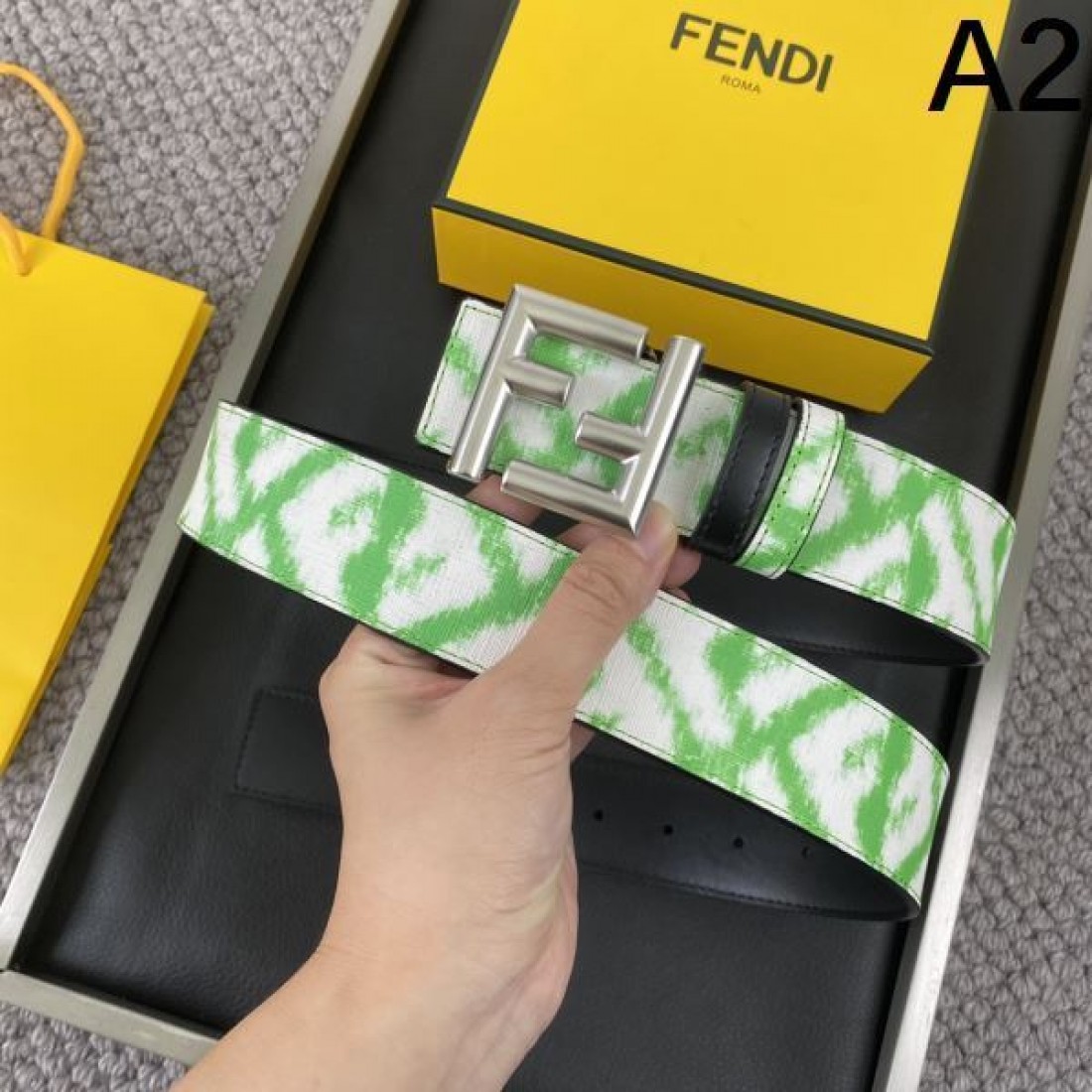 フェンデイ コピー ベルト 高級感 洗練された 上品な印象 FENDI